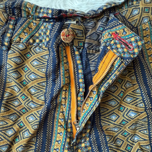 Ganesh Patterned Shorts - Picture 4 of 8